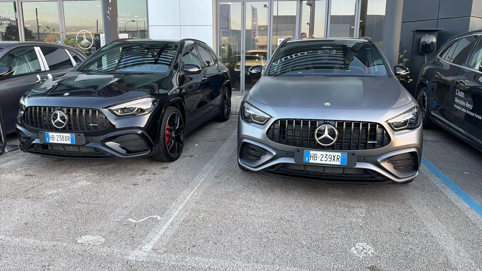 Mercedes-AMG GLA 45 S 4MATIC+ - Versione nera e grigia insieme